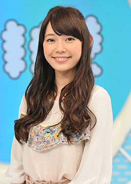野村證券CMの女優はだれ?ピンクのシャツに耳が大きくて可愛い!